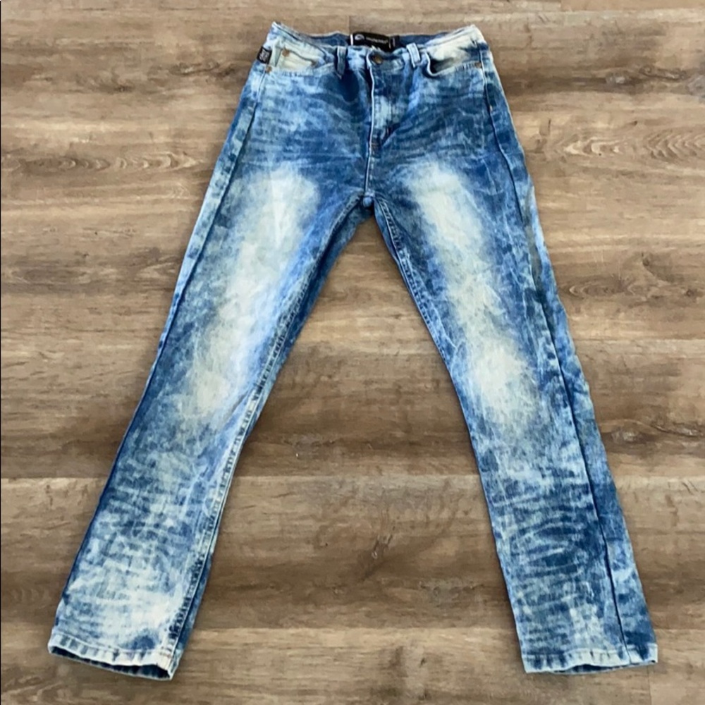 Acid wash jeans